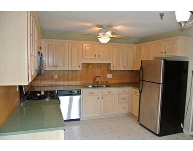 64 Tennis Plaza Rd unit 21, Dracut, MA 01826 - photo 3