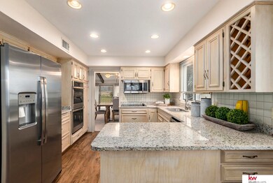 848 S 112th Plaza, Omaha, NE 68154 - photo 4