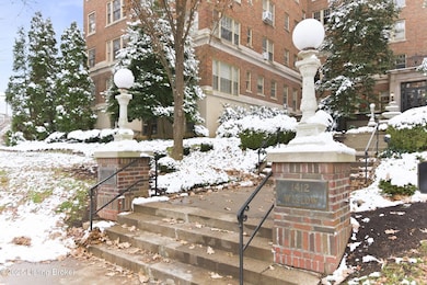 Dartmouth - Willow Terrace Condo unit 63, Louisville, KY 40204 - photo 2