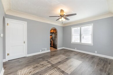 914 E Mitchell Ave, Waterloo, IA 50702 - photo 5