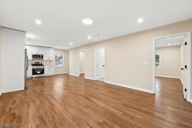 937 Ringwood Ave, Haskell, NJ 07420 - photo 2