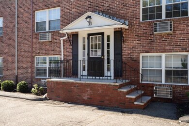 11 Colonial Village Dr unit 6, Arlington, MA 02474 - photo 4