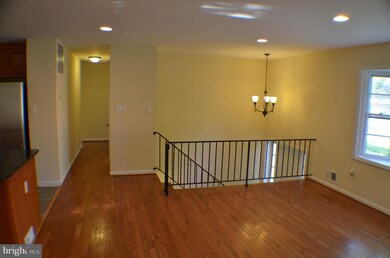 1307 Shady Glen Dr, District Heights, MD 20747 - photo 4