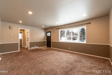 1326 N 16th St-28