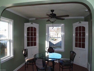 20715 Gardenview Dr, Maple Heights, OH 44137 - photo 3