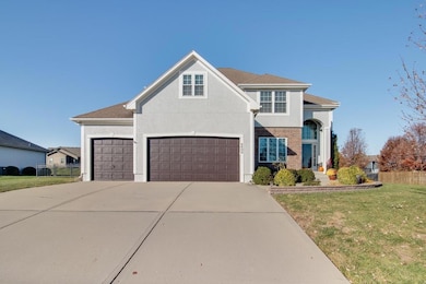 4600 SW Admiral Byrd Dr, Lees Summit, MO 64082 - photo 2