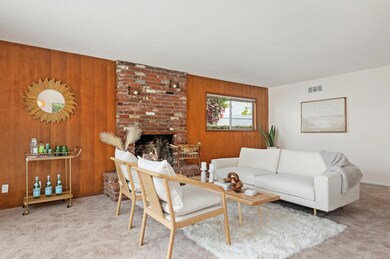 09 - Living Room