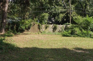 Flat, Open Rear Yard!