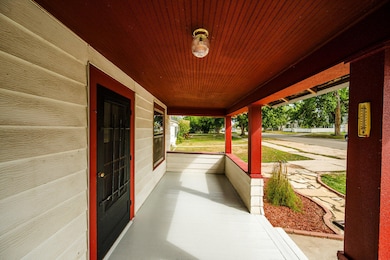 904 N Sheridan Ave, Sheridan, WY 82801 - photo 4