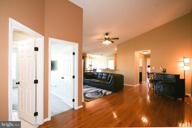 5630 Avonshire Place unit L, Frederick, MD 21703 - photo 2
