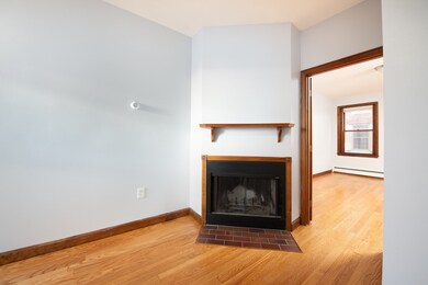 71 Myrtle St unit 301, Boston, MA 02114 - photo 4