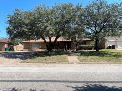 712 S Dixie St, Eastland, TX 76448 - photo 4