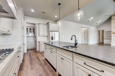 1089 Eagles Bluff Dr, Weatherford, TX 76087 - photo 6