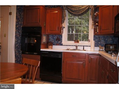 607 Midland Cir, Berwyn, PA 19312 - photo 6