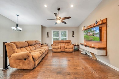 637 Catawba Dr, Salem, VA 24153 - photo 2