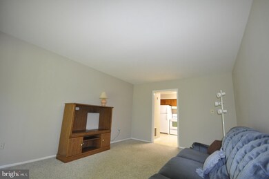 906 Silver Ct, Hamilton Square, NJ 08690 - photo 7