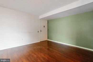 1749 Edgewood Hill Cir unit 4, Hagerstown, MD 21740 - photo 4