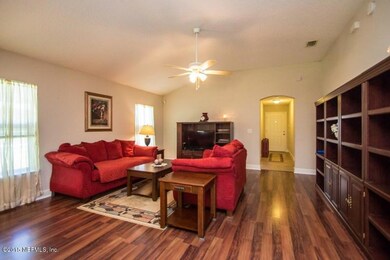 1206 Pangola Dr, Jacksonville, FL 32205 - photo 6