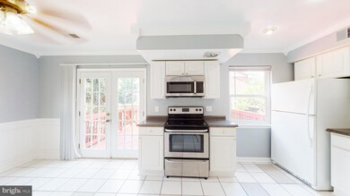 9759 Hagel Cir, Lorton, VA 22079 - photo 4