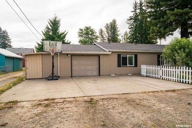 182 9th St, Lyons, OR 97358 - photo 2