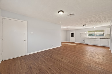 6058 Glenhurst Dr, Houston, TX 77033 - photo 2