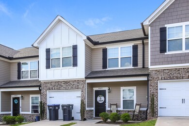 002-photo-front-view-13656422