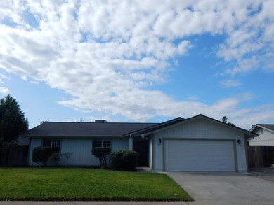3369 Auburn Dr, Redding, CA 96001 - photo 3