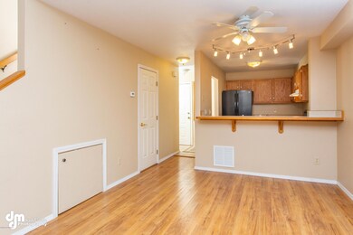 Dining_Kitchen_4682-FULL