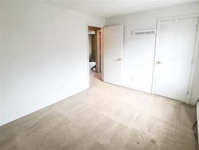 535 Calef Rd, Manchester, NH 03103 - photo 7