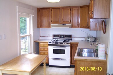 410 Mountain St, Albany, NY 12209 - photo 3
