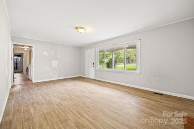 1109 W Edgemont Dr, Lancaster, SC 29720 - photo 6