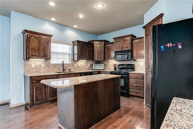 908 Birchwood Dr, Raymore, MO 64083 - photo 4