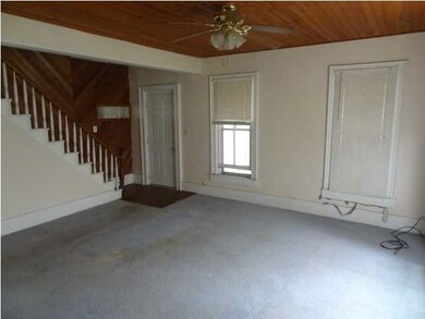 High, decorative ceilings