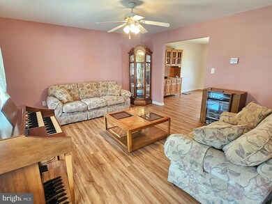 4509 Hillside Rd, Reading, PA 19606 - photo 5