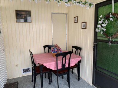 35054 Colony Hills Dr, Zephyrhills, FL 33541 - photo 3