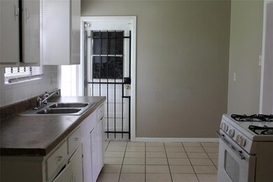 2106 Linder St, Houston, TX 77026 - photo 3