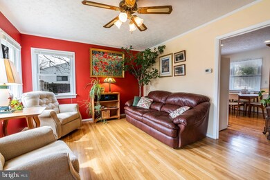 718 Raynor Ave, Catonsville, MD 21228 - photo 3