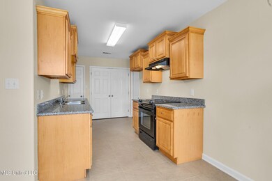 6-web-or-mls-2213 Paula Cir 6
