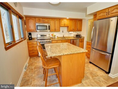 218 Hemlock Dr, North Wales, PA 19454 - photo 5