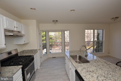 1197 Cypress Tree Place, Herndon, VA 20170 - photo 3