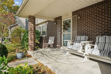 105 Redwood Cir, Latrobe, PA 15650 - photo 3