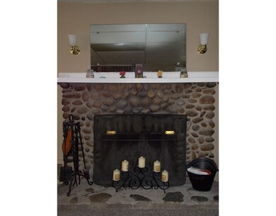 83 Malden St, Worcester, MA 01606 - photo 4