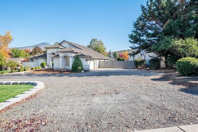 1142 Brookdale Ave, Medford, OR 97504 - photo 2