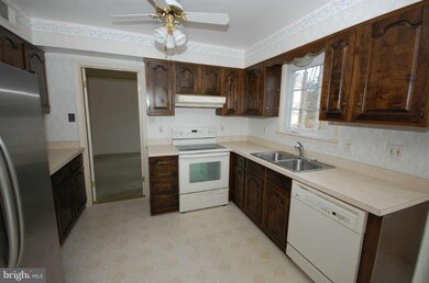 9212 Broken Timber Way, Columbia, MD 21045 - photo 6