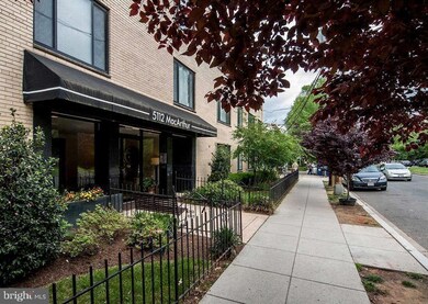 5112 Macarthur Blvd NW unit 4, Washington, DC 20016 - photo 2