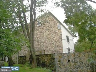 238 Sycamore Ln unit B, Phoenixville, PA 19460 - photo 2