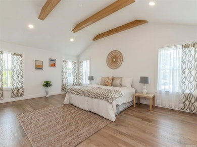 37 Old Farm Rd, Levittown, NY 11756 - photo 7