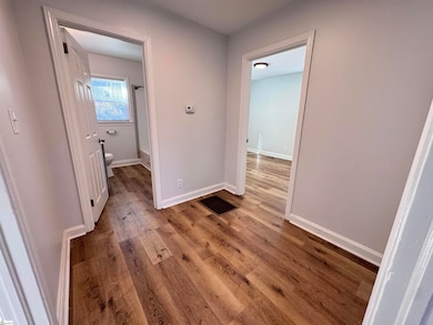 50 Bagwell Cir, Greenville, SC 29605 - photo 5