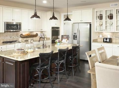 11528 Elk Horn Dr, Clarksburg, MD 20871 - photo 4