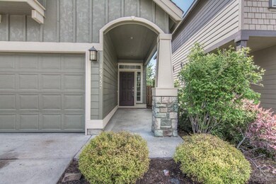 19557 Salmonberry Ct, Bend, OR 97702 - photo 3